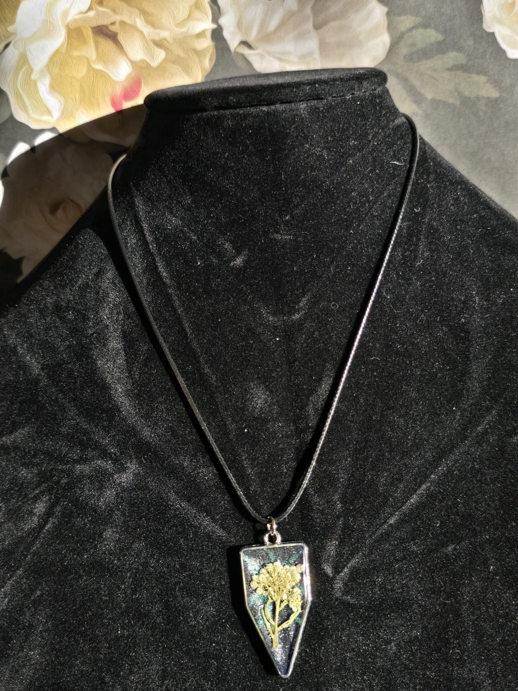 Flor del Cosmos - Botanical Pendant