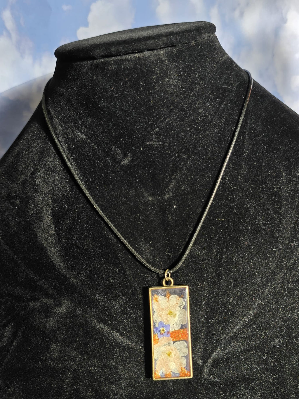 Floating Flores - Botanical Pendant