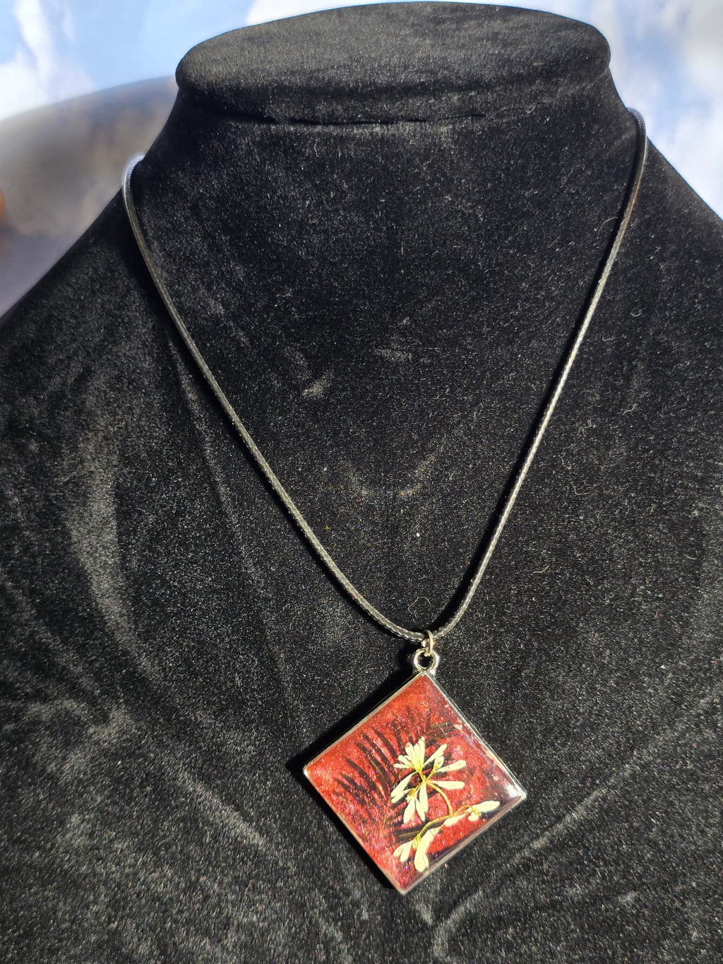 Selvadrío - Botanical Resin Pendant